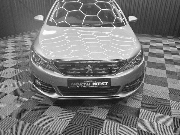 Peugeot 308 Hatchback, Petrol, 2018, Grey