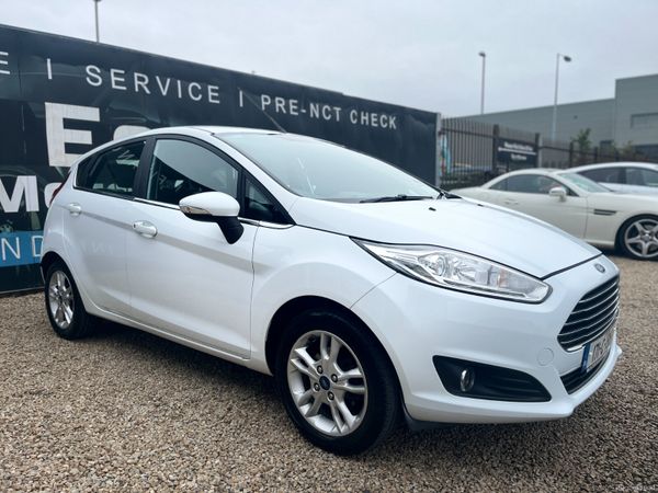 Ford Fiesta Hatchback, Petrol, 2017, White