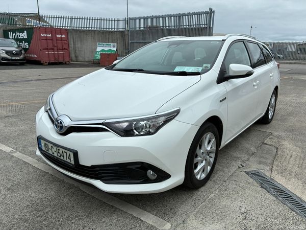 Toyota Auris Estate, Petrol Hybrid, 2018, White