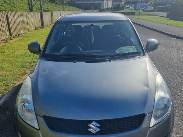 Suzuki Swift Hatchback, Petrol, 2013, Grey