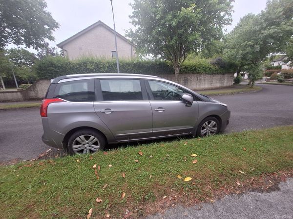 Peugeot 5008 MPV, Diesel, 2015, Grey