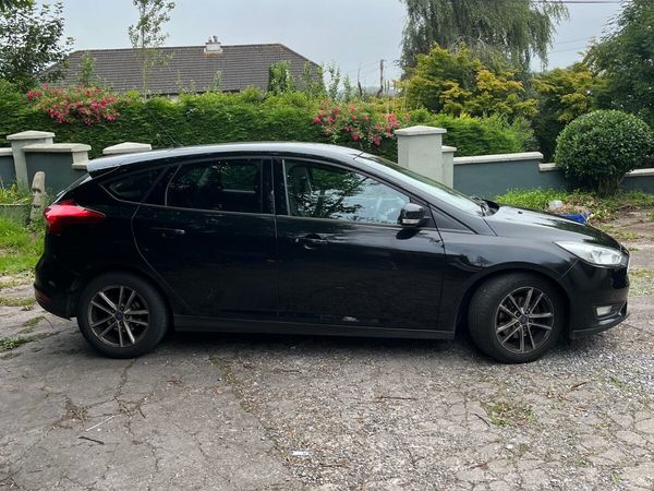 Ford Focus Hatchback, Petrol, 2015, Black