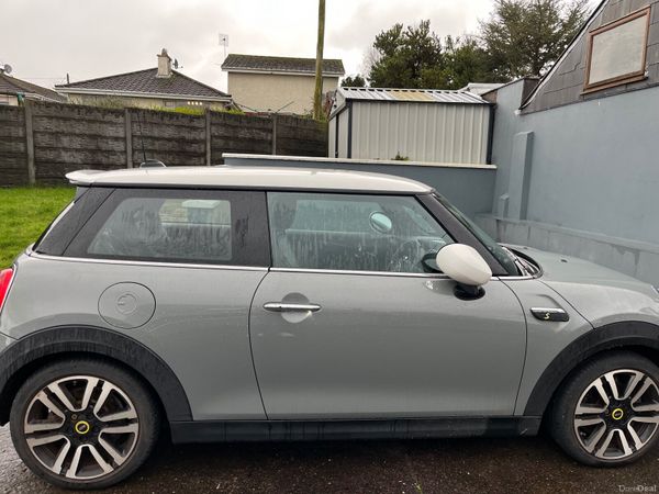 Mini Cooper Hatchback, Electric, 2022, Grey