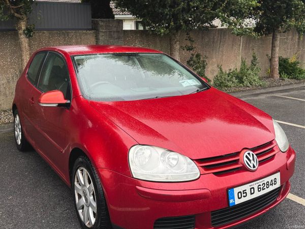 Volkswagen Golf Hatchback, Petrol, 2005, Red