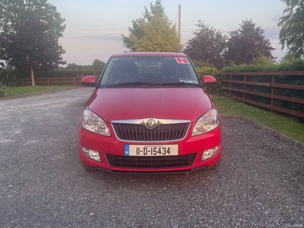 Skoda Fabia Hatchback, Petrol, 2011, Red