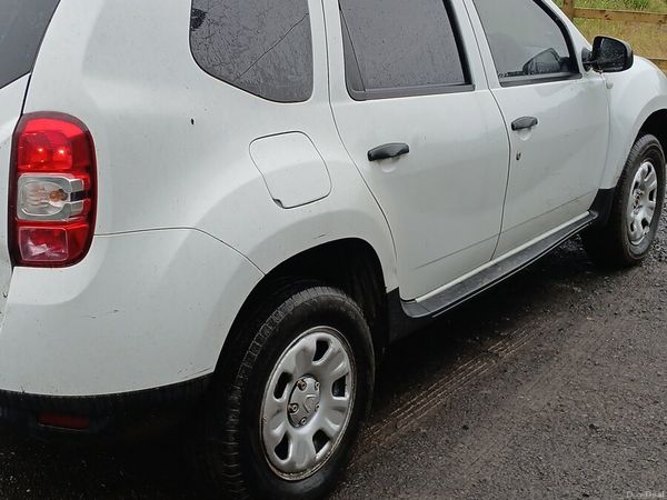 Dacia Duster SUV, Diesel, 2016, White