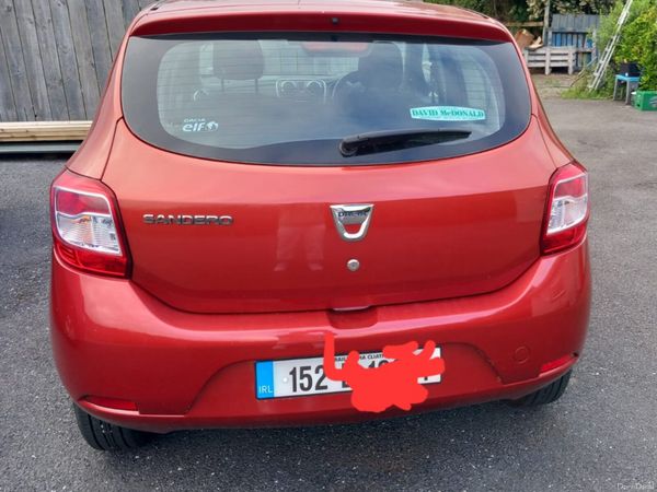 Dacia Sandero Hatchback, Petrol, 2015, Red