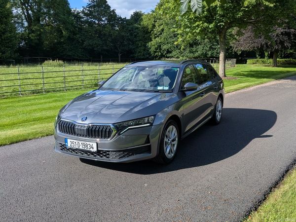 Skoda Octavia Estate, Diesel, 2025, Grey