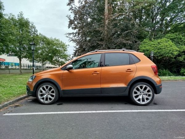 Volkswagen Polo Hatchback, Petrol, 2016, Orange
