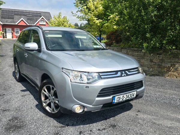 Mitsubishi Outlander SUV, Diesel, 2013, Silver