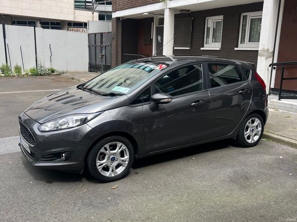 Ford Fiesta Hatchback, Petrol, 2017, Grey