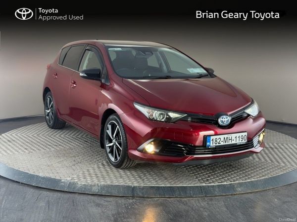 Toyota Auris MPV, Petrol Hybrid, 2018, Red
