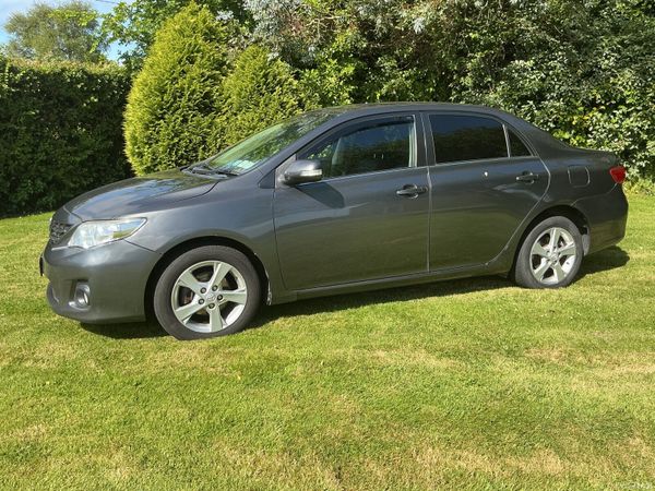 Toyota Corolla Saloon, Diesel, 2011, Grey