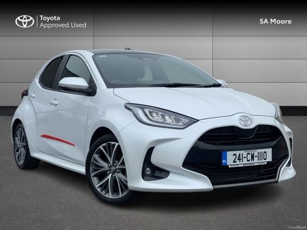 Toyota Yaris Hatchback, Petrol Hybrid, 2024, White