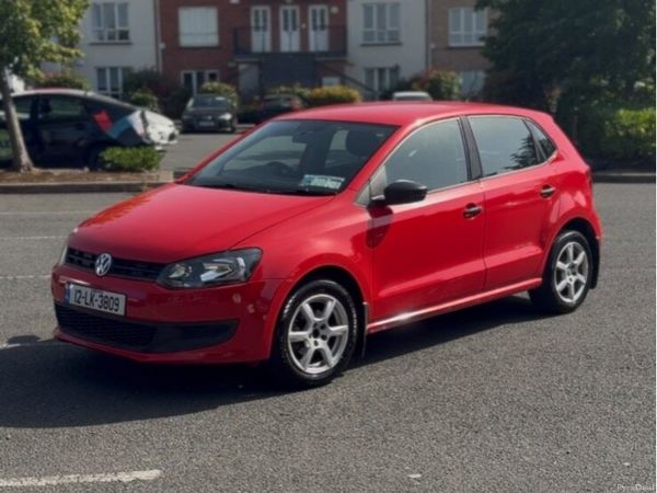 Volkswagen Polo Hatchback, Petrol, 2012, Red