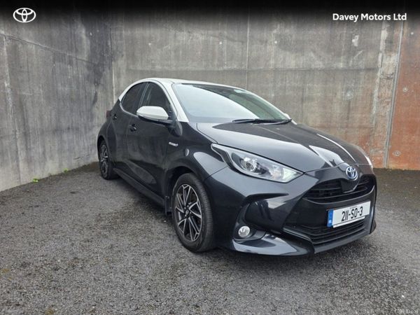 Toyota Yaris Hatchback, Petrol Hybrid, 2021, Black