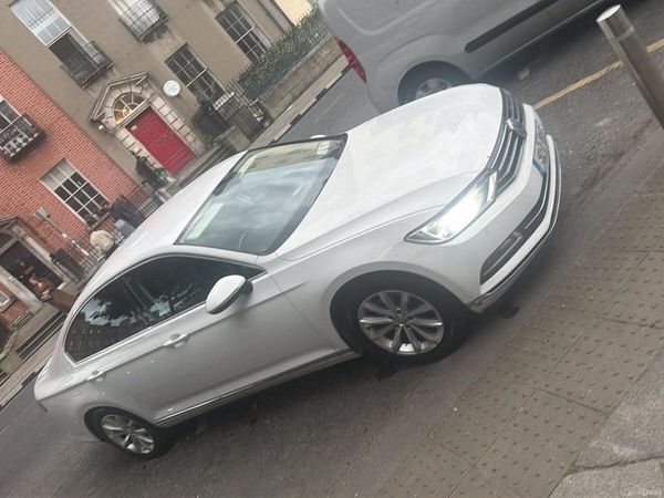 Volkswagen Passat Saloon, Diesel, 2015, White