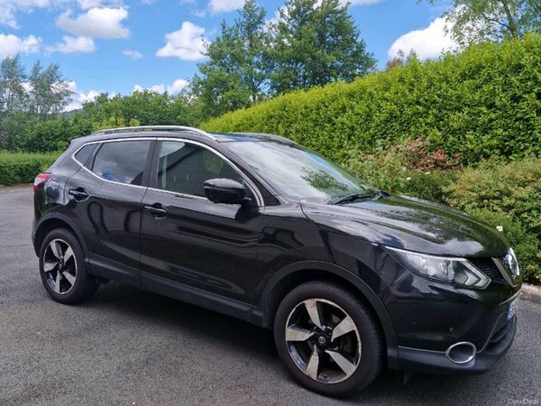 Nissan Qashqai Hatchback, Diesel, 2015, Black