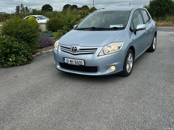 Toyota Auris Hatchback, Petrol, 2010, Blue