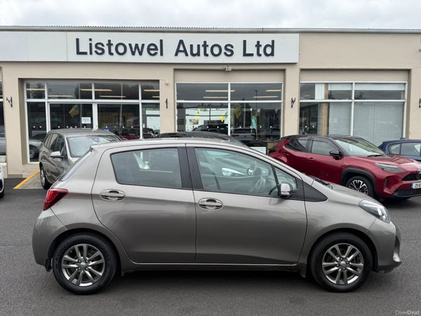 Toyota Yaris Hatchback, Petrol, 2016, Grey