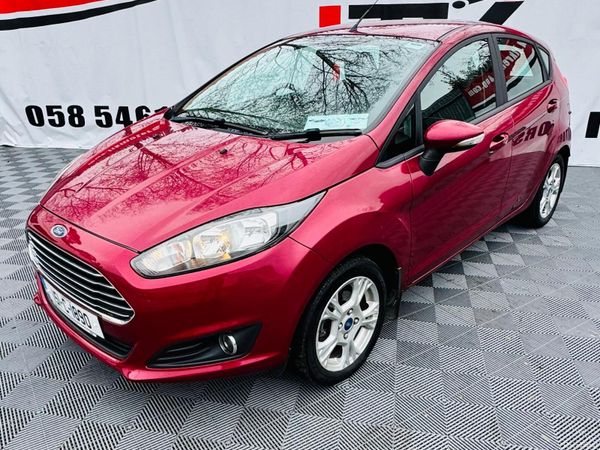 Ford Fiesta Hatchback, Petrol, 2015, Red