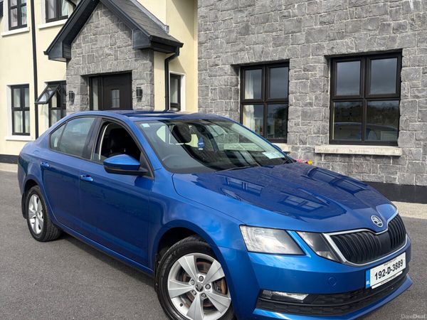 Skoda Octavia Saloon, Diesel, 2019, Blue
