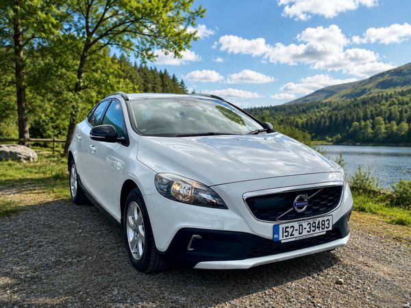 Volvo V40 Hatchback, Diesel, 2015, White