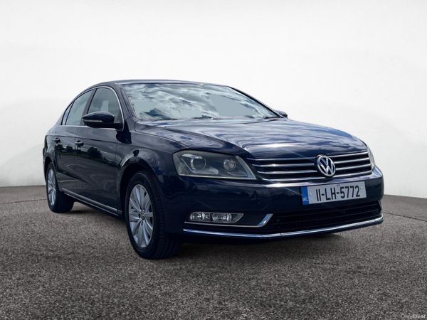 Volkswagen Passat Saloon, Petrol, 2011, Blue
