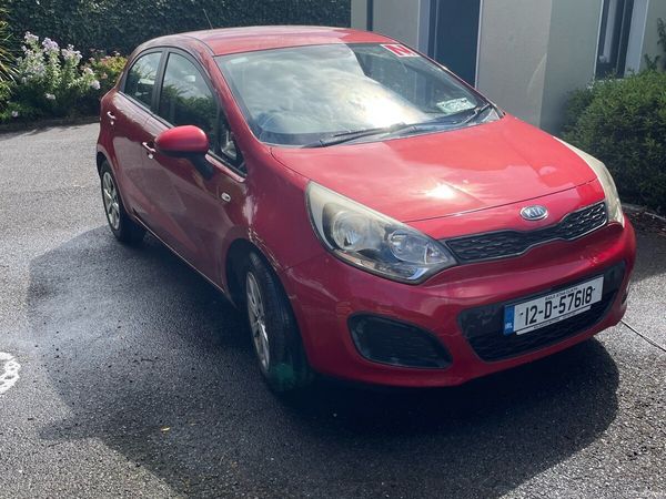 Kia Rio Hatchback, Diesel, 2012, Red