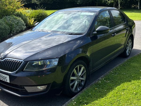 Skoda Octavia Saloon, Diesel, 2014, Black