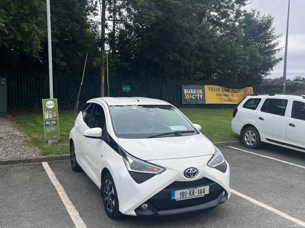 Toyota Aygo Hatchback, Petrol, 2019, White