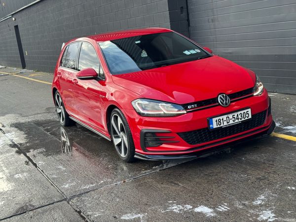 Volkswagen Golf Hatchback, Petrol, 2018, Red