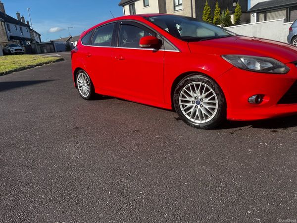 Ford Focus Hatchback, Diesel, 2013, Red
