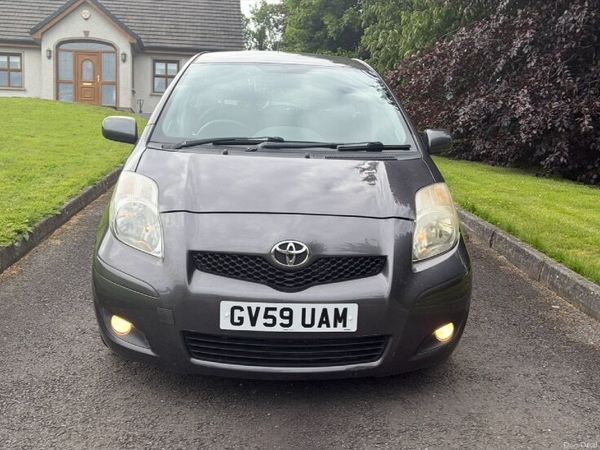 Toyota Yaris Hatchback, Petrol, 2010, Grey