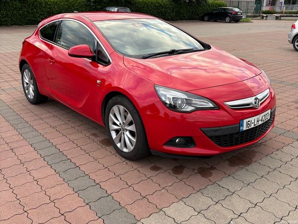 Vauxhall Astra Hatchback, Diesel, 2016, Red