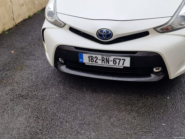 Toyota Prius MPV, Petrol Hybrid, 2018, White