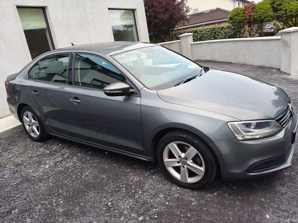 Volkswagen Jetta Saloon, Diesel, 2013, Grey