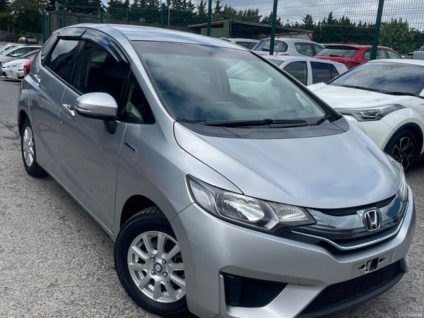Honda Fit Hatchback, Petrol Hybrid, 2015, Silver