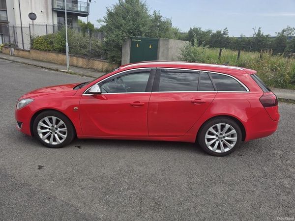 Vauxhall Insignia Estate, Diesel, 2015, Red