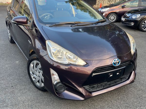 Toyota Aqua Hatchback, Petrol Hybrid, 2015, Black