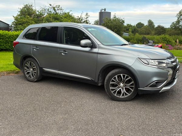 Mitsubishi Outlander SUV, Diesel, 2016, Grey