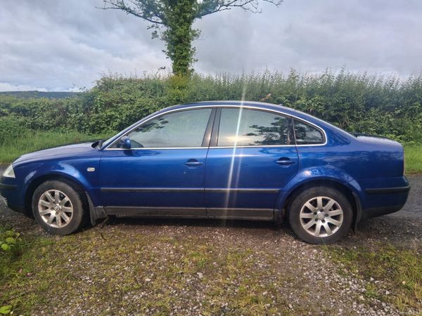 Volkswagen Passat Saloon, Diesel, 2001, Blue