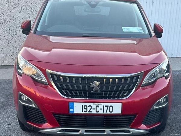 Peugeot 3008 MPV, Petrol, 2019, Red