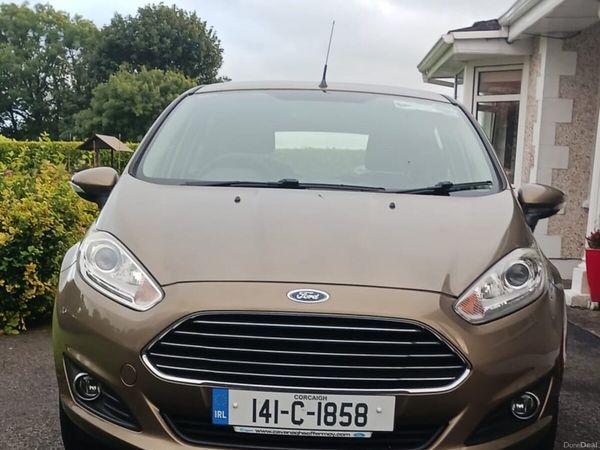 Ford Fiesta Hatchback, Petrol, 2014, Brown