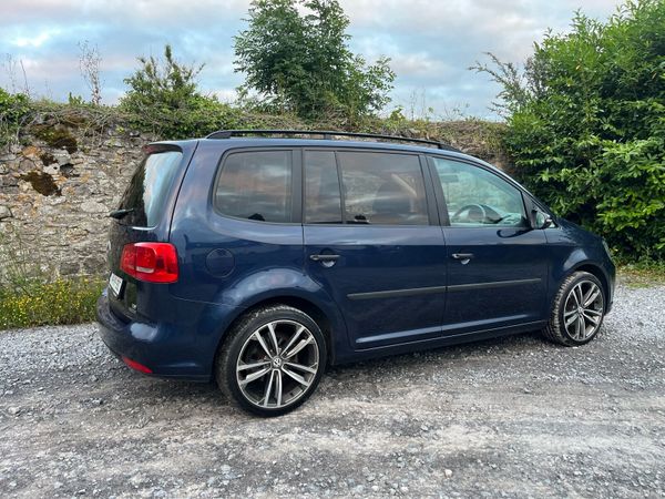 Volkswagen Touran MPV, Diesel, 2014, Blue