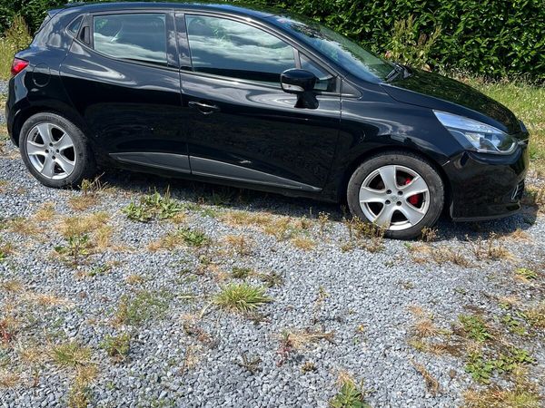 Renault Clio Hatchback, Petrol, 2015, Black