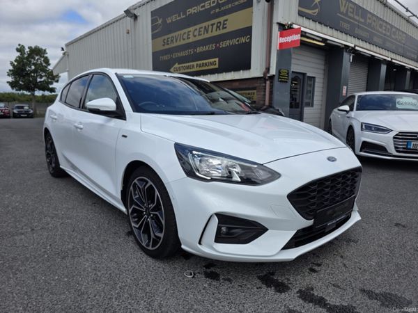 Ford Focus Hatchback, Petrol Hybrid, 2022, White