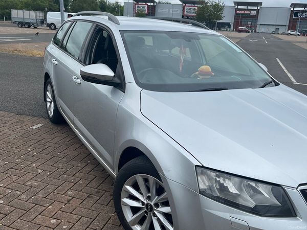 Skoda Octavia Estate, Diesel, 2014, Silver