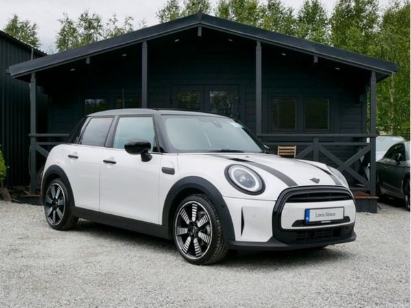 Mini Cooper Hatchback, Petrol, 2024, White