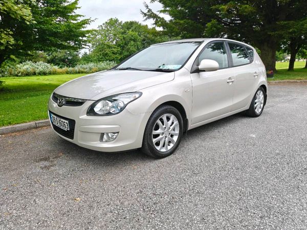 Hyundai i30 Hatchback, Diesel, 2009, Silver